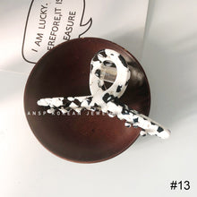 Load image into Gallery viewer, Acetate Grab Clip Hair Clip Mermaid Hair Grab Headdress Hair Clip Fashion All-match Hair Accessories
