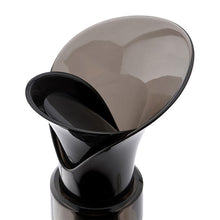 Load image into Gallery viewer, 2 In 1 Red Wine Stopper Wine Decanter Flower Shape Sealed Bottle Cap Stopper Leak-proof Retain Freshness Wine Aerator Portable Filter Wine Stopper