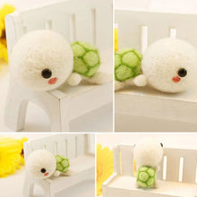 Load image into Gallery viewer, Non-Finished Felt Kit Cute Animal Collection Panda Squirrel Cat Turtle Doll Wool Felt Poked Kitting DIY Felting Materials