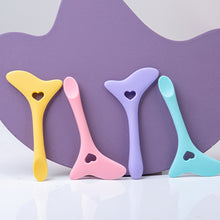 Load image into Gallery viewer, Multifunctional Silicone Eye Makeup Bezel Eyeliner Eyeshadow Mascara Auxiliary Tool Portable Makeup Tool