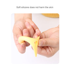 Load image into Gallery viewer, Multifunctional Silicone Eye Makeup Bezel Eyeliner Eyeshadow Mascara Auxiliary Tool Portable Makeup Tool