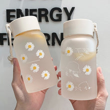 Load image into Gallery viewer, 500ml Daisy Water Bottle Transparent Plastic Water Bottle BPA Free Outdoor Sport Water Cup Summer Student Portable Mug with Rope