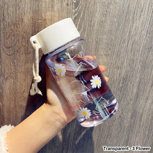 Load image into Gallery viewer, 500ml Daisy Water Bottle Transparent Plastic Water Bottle BPA Free Outdoor Sport Water Cup Summer Student Portable Mug with Rope