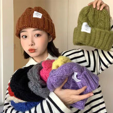 Load image into Gallery viewer, Retro Versatile Woolen Hat Thickened Warm Twist Knit Hat Ear-protection Woolen Hat Solid Color Knit Hat for Men Women