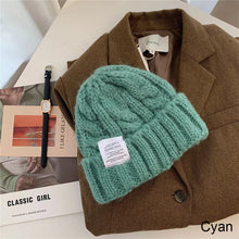 Load image into Gallery viewer, Retro Versatile Woolen Hat Thickened Warm Twist Knit Hat Ear-protection Woolen Hat Solid Color Knit Hat for Men Women