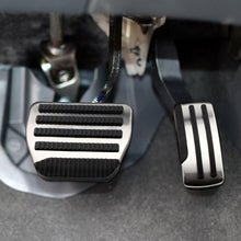 Load image into Gallery viewer, 2Pcs/3Pcs Stainless Steel Car Pedals for Nissan X-trail T31 Qashqai J10 Car AT MT Pedal Cover for Nissan X-trail 2010-2013 Qashqai 2012-15