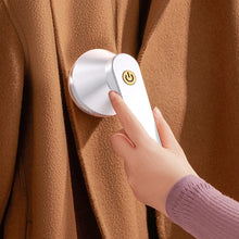 Load image into Gallery viewer, USB Rechargeable Electric Lint Remover Fluff Pellets Cut Fuzz Pellet Trimmer Machine Portable Sweater Shaver Fuzz Spooling Machine Pellets Removal Cutter