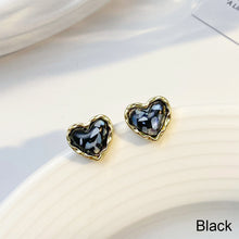 Load image into Gallery viewer, Gold Edged Peach Heart Earrings Small Delicate Simple Alloy Ear Studs Earrings Women Jewelry Accessories