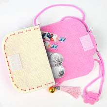 Load image into Gallery viewer, Children Handmade DIY Cloth Crossbody Bag Craft Kits Toy Non-woven Felt Bag Toys Montessori Aids Early Education for Kids Xmas Gift