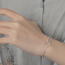 Load image into Gallery viewer, Geometric Circular Interlocking Bracelet Simple Retro Alloy Silver Bracelet Hand Jewelry Accessory Gift