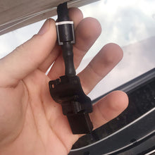 Load image into Gallery viewer, 2Pcs Front Windshield Wiper Washer Jet Nozzle Hood Liquid Sprayer For Toyota Corolla Altis Camry Auris Highlander Mounted On Windshield Washer Wiper