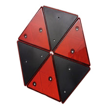 Load image into Gallery viewer, 2Pcs Red Rear Reflectors Triangle Reflective For Gate Posts Rear Reflectors Screw-on Caravan Triangle Reflective For Trailer Bike