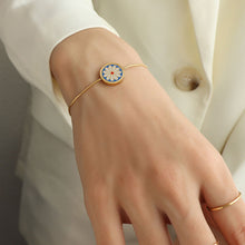 Load image into Gallery viewer, Fashion Vintage Enamel Small Daisy Bracelet Flower Design Sense Pull Adjustable Personality Women Creative Bracelet