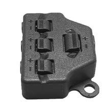 Load image into Gallery viewer, 1 In 3 Out Line Splitter Quick Connect Low Voltage Wire Splitter Distribution Block For Lighting Led Strip Connection Terminal