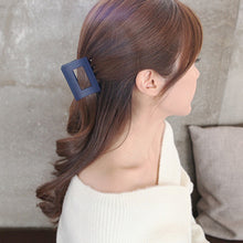 Load image into Gallery viewer, Fashion Women Acrylic Retro Hair Claw Clip Girls Hairpin Claws Hair Clamp Hair Accessories
