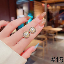 Load image into Gallery viewer, 1 Pair Women Simple Silver Needle Zircon Flower And Pearl Stud Fashion Jewelry Eardrop Earrings
