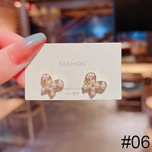 Load image into Gallery viewer, 1 Pair Women Simple Silver Needle Zircon Flower And Pearl Stud Fashion Jewelry Eardrop Earrings
