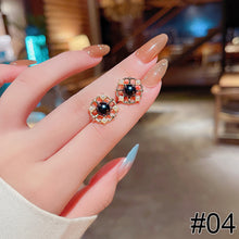 Load image into Gallery viewer, 1 Pair Women Simple Silver Needle Zircon Flower And Pearl Stud Fashion Jewelry Eardrop Earrings
