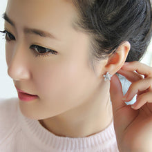 Load image into Gallery viewer, Small Cute Fresh Flower Snowflake Anti Allergy Earrings Jewelry Gift For Women Girls
