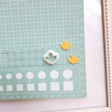 Load image into Gallery viewer, Minimalistic Style Polymer Clay Cutter Cutting Mold DIY Earrings Botanical Geometrical Shape Polymer Clay Molds for Jewelry Earrings Making
