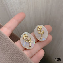 Load image into Gallery viewer, Versatile Niche Earrings Fashion Delicate Alloy Ear Studs Zircon Pearl Earrings Women Jewelry Accessories
