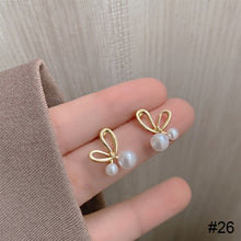 Load image into Gallery viewer, Versatile Niche Earrings Fashion Delicate Alloy Ear Studs Zircon Pearl Earrings Women Jewelry Accessories
