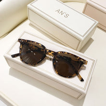 Load image into Gallery viewer, Creative Rice Nail Square Frame Polarized Sunglasses UV Protection Sunglasses Men and Women Outdoor Travel Glasses
