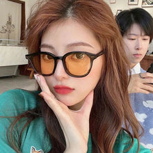 Load image into Gallery viewer, Creative Rice Nail Square Frame Polarized Sunglasses UV Protection Sunglasses Men and Women Outdoor Travel Glasses
