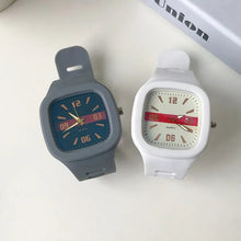 Load image into Gallery viewer, Fashion Women Watches Squartz Dial Watch Women Luxury Ladies Quartz Wristwatches Silicone Female Clock
