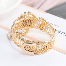 Load image into Gallery viewer, Luxury Rhinestone Quartz Watch Shiny Fashion Women Watches Stable Performance Bracelet Watch for Daily Life Ladies Wristwatch
