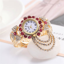 Load image into Gallery viewer, Luxury Rhinestone Quartz Watch Shiny Fashion Women Watches Stable Performance Bracelet Watch for Daily Life Ladies Wristwatch
