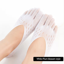 Load image into Gallery viewer, Five Finger Socks Velvet Rayon Stockings With Non-Slip Strip Thin Style Mesh Breathable Yoga Boat Socks Pilates Socks
