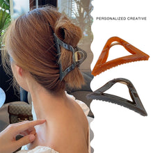 Load image into Gallery viewer, Women Simple Temperamental Hollow Hairpin Hair Claw Clip Exquisite Resin Hair Clip Headwear Hair Accessory
