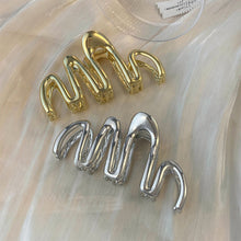 Load image into Gallery viewer, Women Alloy Wave Hair Claw Clip Hairpin Exquisite Trendy Geometric Hair Clip Headwear Hair Accessory
