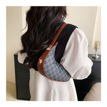 Load image into Gallery viewer, Simple Retro Shoulder Bag Crescent Bag Fashion Comfortable PU Leather Handbag Shoulder Bag for Women

