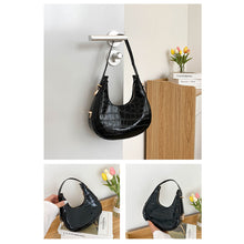 Load image into Gallery viewer, Women Fashion Retro Underarm Bag Shoulder Bag Simple Solid Color PU Leather Zipper Crescent Bag Handbag
