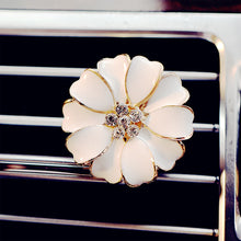 Load image into Gallery viewer, Diamond Flower Car Air Conditioner Vent Daisy Perfume Clip Exquisite Decoration Car Air Outlet Fragrant Perfume Clip
