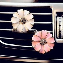 Load image into Gallery viewer, Diamond Flower Car Air Conditioner Vent Daisy Perfume Clip Exquisite Decoration Car Air Outlet Fragrant Perfume Clip
