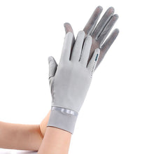 Load image into Gallery viewer, Summer Ice Silk Sunscreen Gloves Uv Protection Riding Driving Fishing Thin Model Non-Slip Touch Screen Gloves Outdoor Sunscreen Equipment
