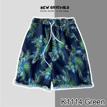 Load image into Gallery viewer, Summer Seaside Vacation Floral Shorts Men's Five-quarter Pants Casual Large Size Hawaiian Shorts Loose Beach Pants - Leaf Style

