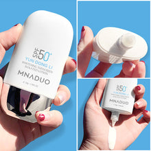 Load image into Gallery viewer, Portable Moisturizing Sunscreen Spf50+ High Power Isolation Sunscreen Concealer Three In One Summer Sunscreen
