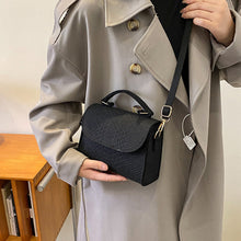 Load image into Gallery viewer, Retro Bags For Women Handbags Designer Luxury Square Crossbody Bags Female Totes Shoulder Handbags Ladies Tote Bags
