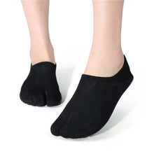 Load image into Gallery viewer, Two-Toe Socks Shoes Portable Sports Shoes Fitness Running Yoga Equipment Outdoor Quick Dry Beach Drive Sea Water Sports Upstream Stream Shoes
