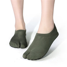 Load image into Gallery viewer, Two-Toe Socks Shoes Portable Sports Shoes Fitness Running Yoga Equipment Outdoor Quick Dry Beach Drive Sea Water Sports Upstream Stream Shoes

