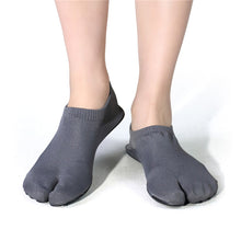 Load image into Gallery viewer, Two-Toe Socks Shoes Portable Sports Shoes Fitness Running Yoga Equipment Outdoor Quick Dry Beach Drive Sea Water Sports Upstream Stream Shoes
