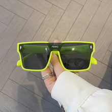 Load image into Gallery viewer, Fashion Oversized Square One-piece Sunglasses Women Retro Mirror Lens Eyewear Shades UV400 Men Punk Sun Glasses
