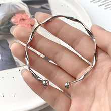 Load image into Gallery viewer, Fish Tail Splicing Bracelet Minimalist Temperamental Fishtail Pendant Love Pendant Spliced Bracelet Jewelry Accessory
