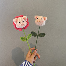 Load image into Gallery viewer, 1Pc Balloon Pig Braiding Finished Handmade Wool Crochet Cute Piglet Bouquet Creative Bouquet Wedding Decoration
