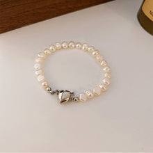 Load image into Gallery viewer, Magnetic Heart Buckle Pearl Necklace Bracelet Fashionable Temperamental Necklace Clavicle Chain Bracelet Jewelry
