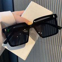 Load image into Gallery viewer, Fashion Rice Nail Square Sunglasses with Integrated Lenses for Men and Women's Travel Summer UV Resistant Sunglasses
